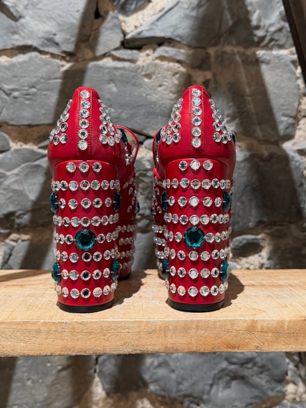 Gucci 2018 Red Leather Amilna Crystal Embellished Platform Pumps - Picture 5 of 12